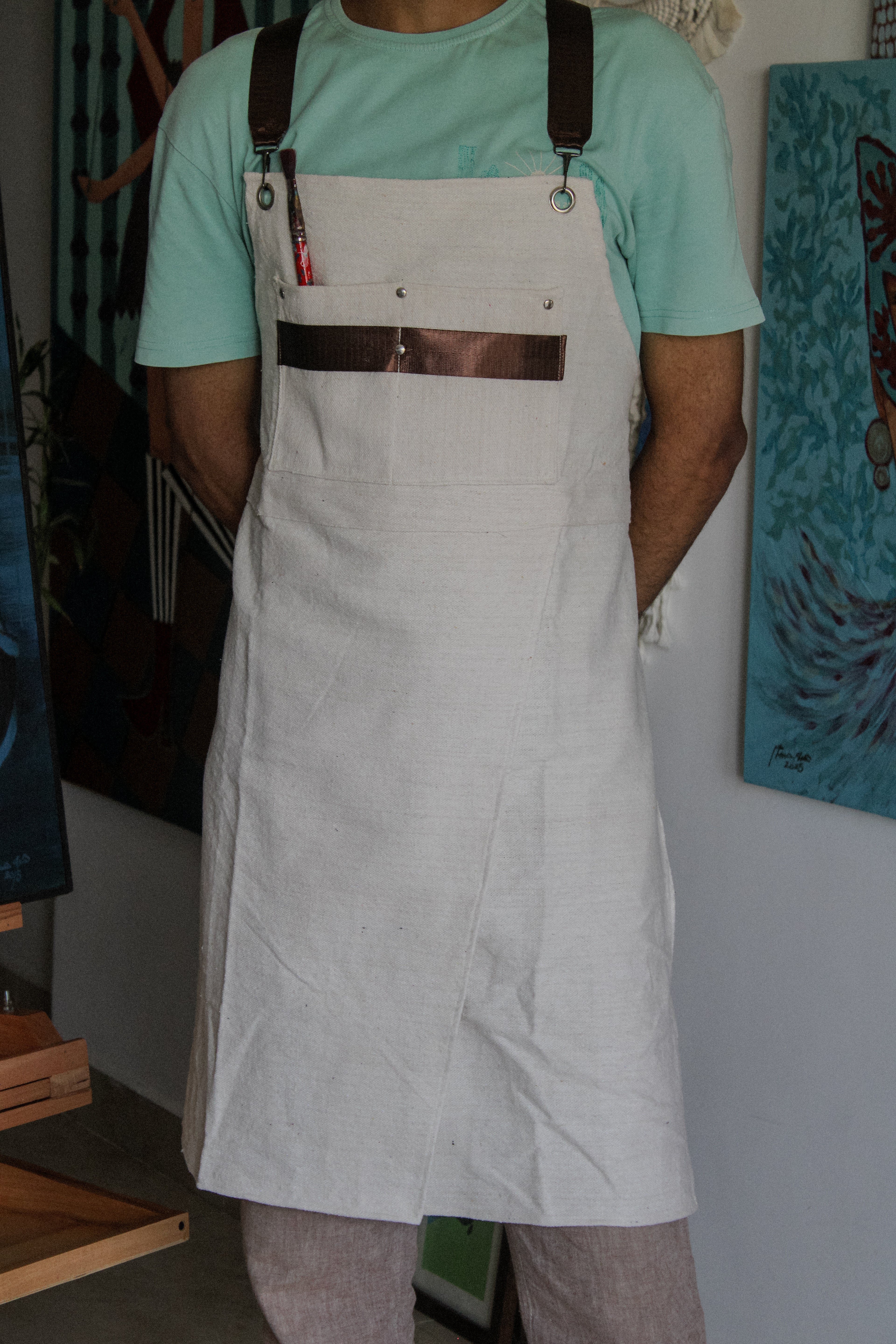 Unisex - split leg apron