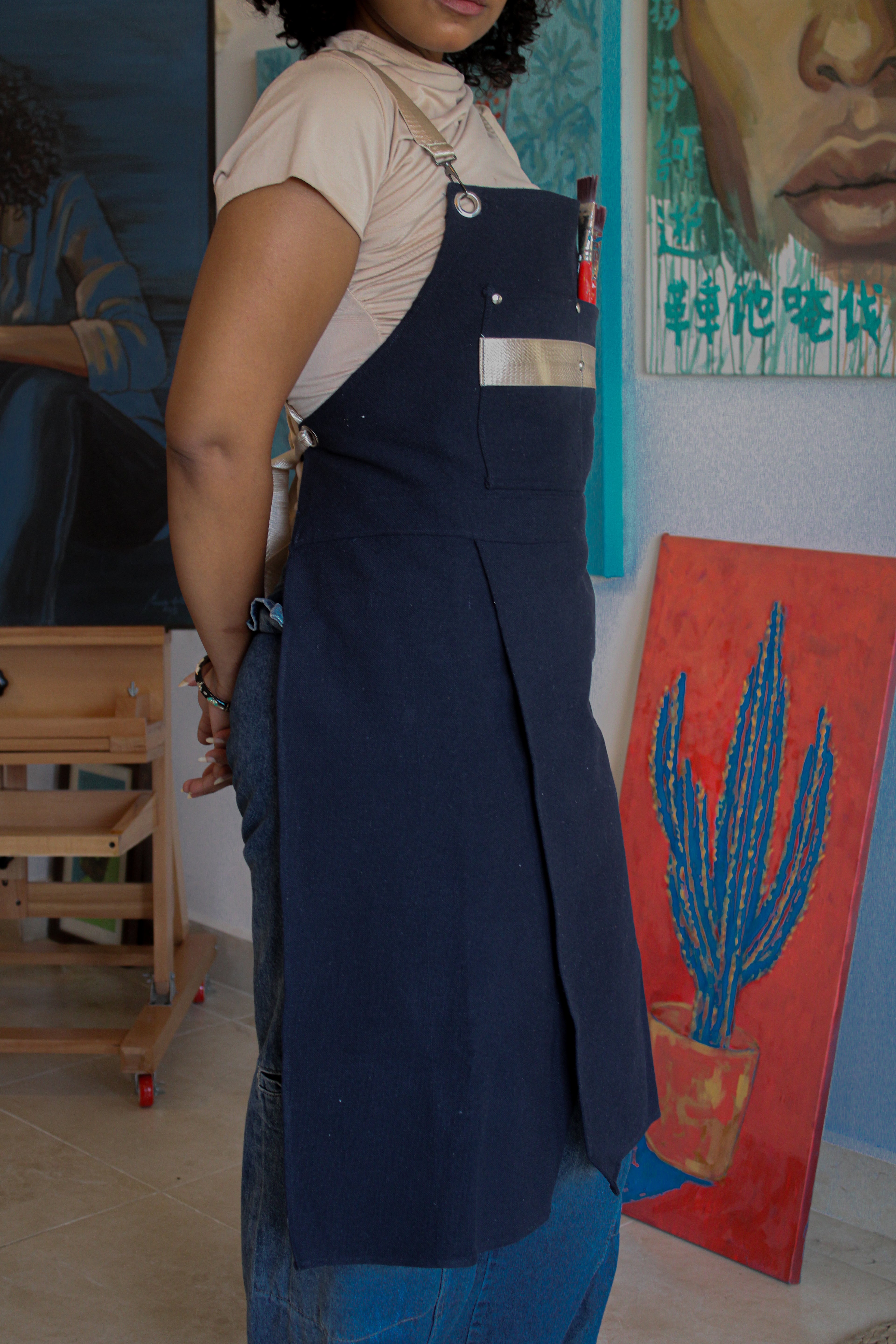Unisex - split leg apron