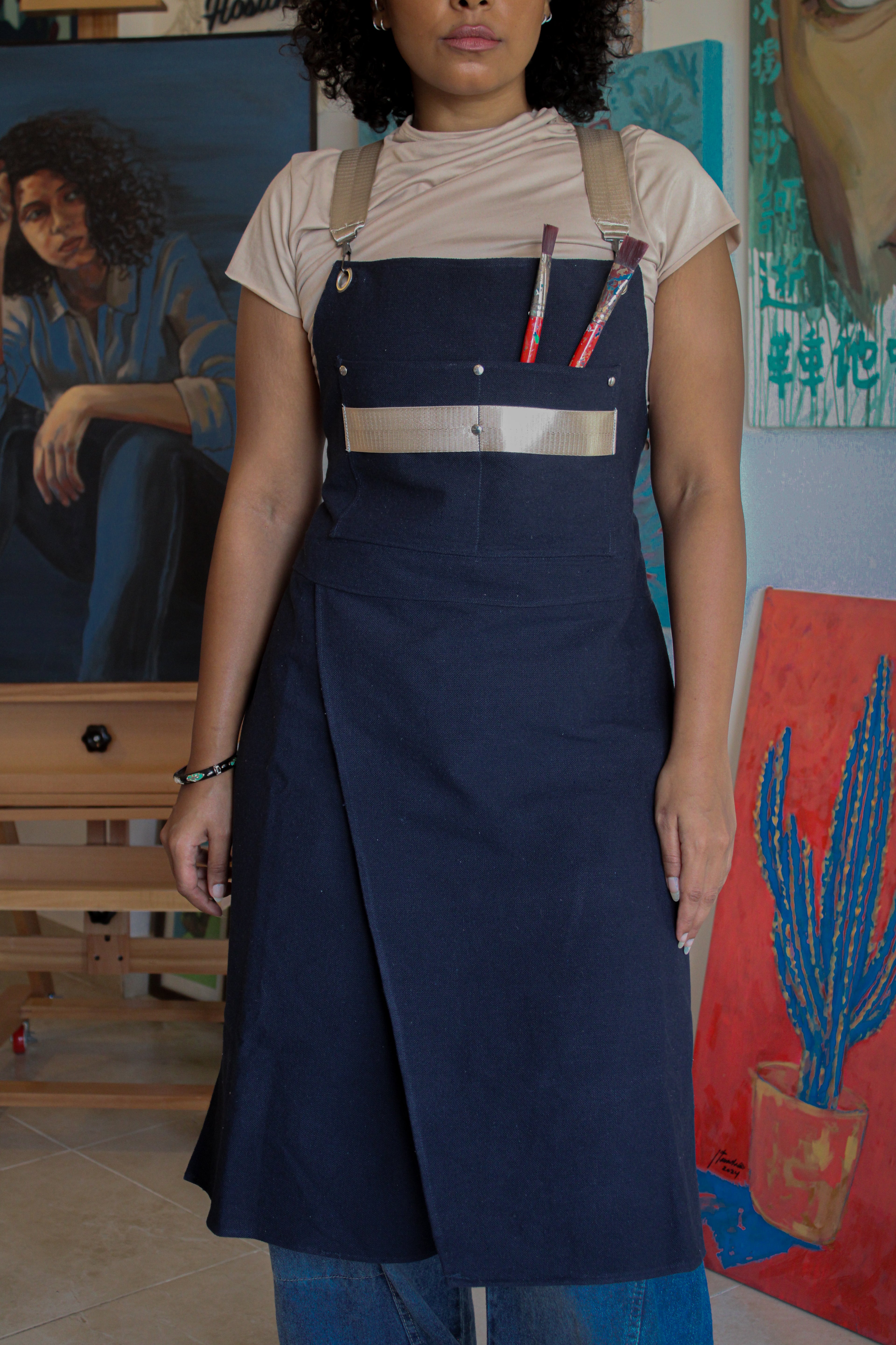 Unisex - split leg apron